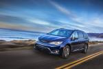 Chrysler Pacifica Hybrid Limited 2016 года